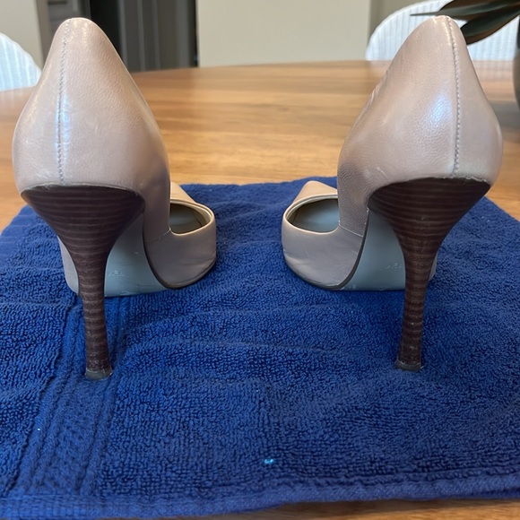Women’s Guess Nude Pump, Size 7.5 - Picture 3 of 5